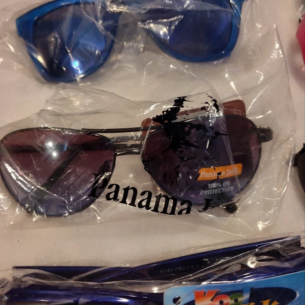 NWT! HUGE BUNDLE Of Kids/Teens Sunglasses (17prs)